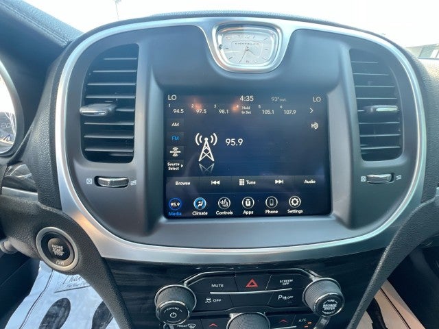 2021 Chrysler 300 Touring L