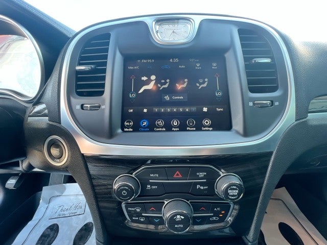 2021 Chrysler 300 Touring L