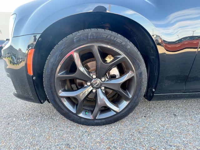 2021 Chrysler 300 Touring L