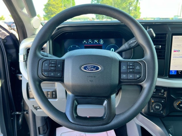 2025 Ford F-250 Super Duty SRW Black Widow