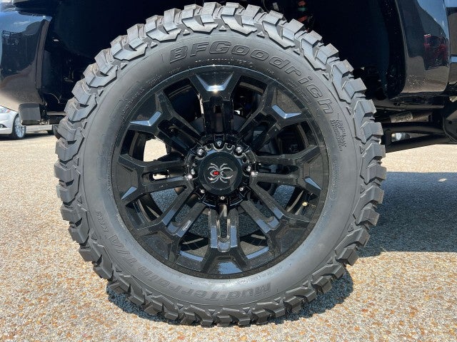 2025 Ford F-250 Super Duty SRW Black Widow