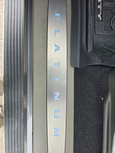 2025 Ford Super Duty F-450 DRW Platinum