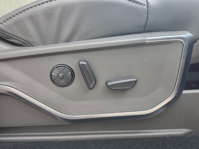 2025 Ford Super Duty F-450 DRW Platinum
