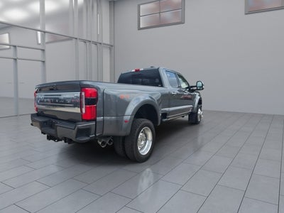 2025 Ford Super Duty F-450 DRW Platinum