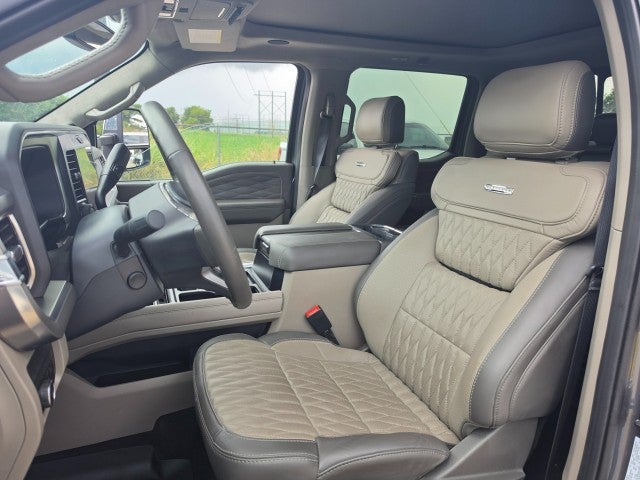 2025 Ford Super Duty F-450 DRW Platinum