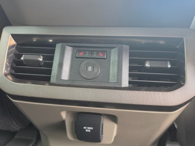 2025 Ford Super Duty F-450 DRW Platinum
