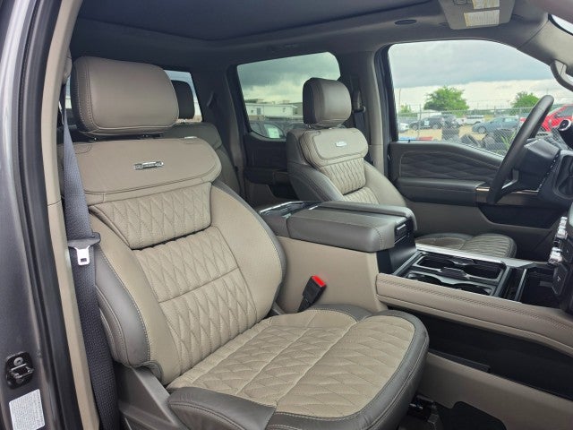 2025 Ford Super Duty F-450 DRW Platinum