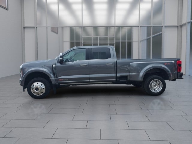 2025 Ford Super Duty F-450 DRW Platinum