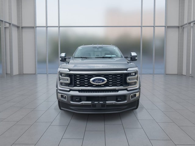 2025 Ford Super Duty F-450 DRW Platinum