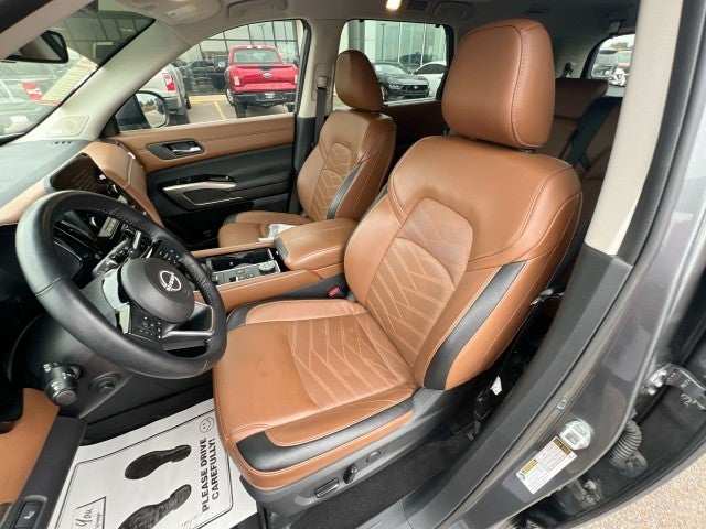 2024 Nissan Pathfinder Platinum
