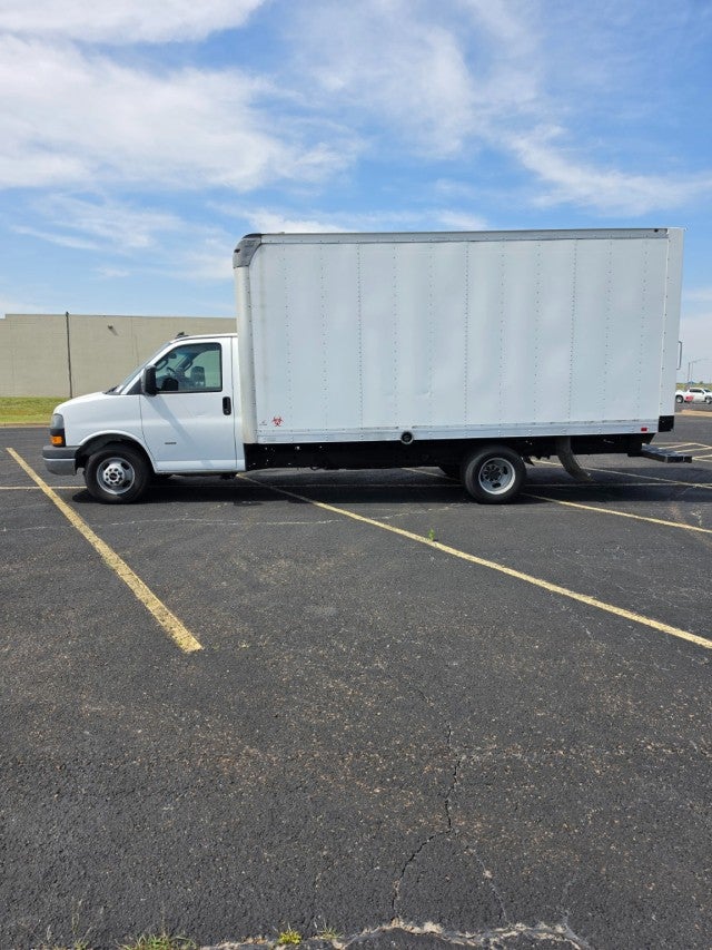 2020 GMC Savana Commercial Cutaway Work Van DRW